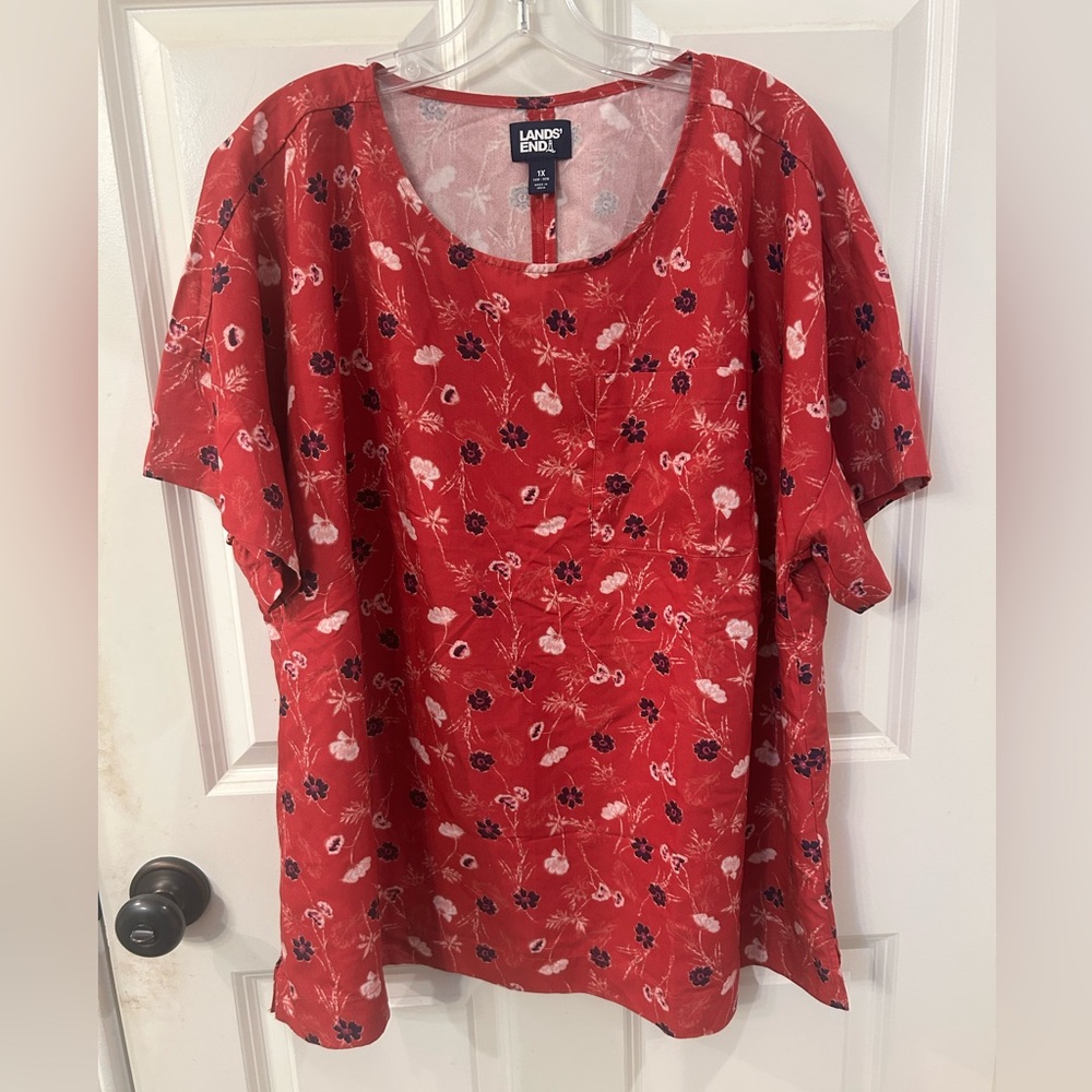 Lands' End Women's Red Floral Top Size 1X